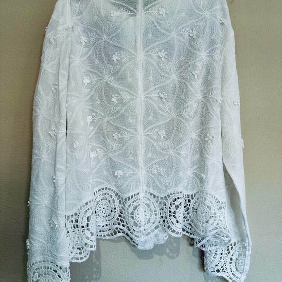 NEW! White Lace Button-Up Blouse - Picture 2 of 9